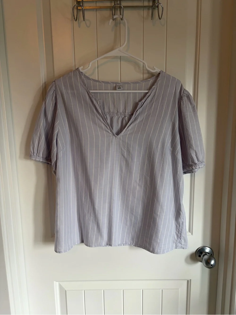 Old Navy Lavender-Striped V-Neck Puff Sleeve Blouse